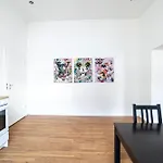 Honeybee Apartment *