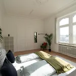 Honeybee Apartment *