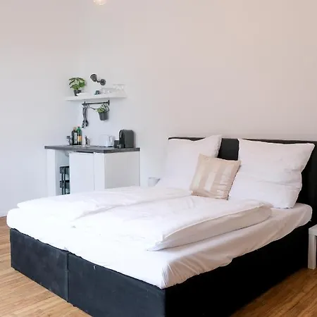 アパート Honeybee コブレンツ