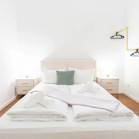 Honeybee * Coblenza