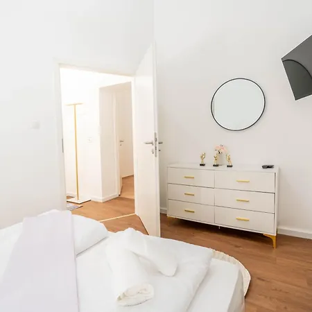 Apartment Nahe Altstadt | Kueche & Waschmaschine *