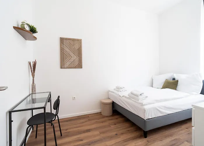 Honeybee * Koblenz (Rhineland-Palatinate)